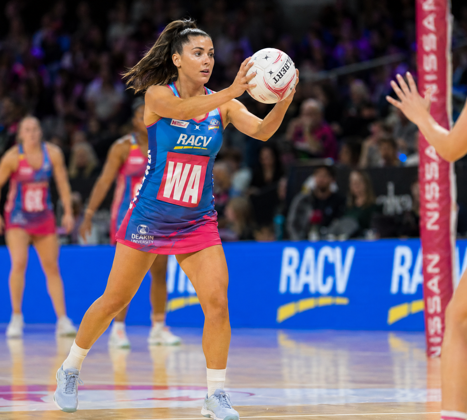 Wing Attack Feeding Techniques: The Ultimate Guide for Netball and Basketball Coaches